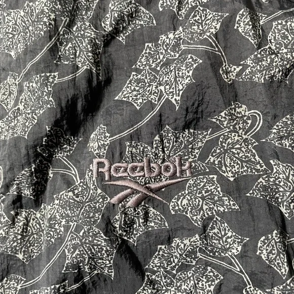 Vintage 90s Reebok Windbreaker jacket Floral leaves Size S Unisex Black Retro - Picture 5 of 7